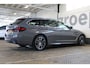 BMW 5-Serie Touring 530e High Executive M-sport | Incl. 12 maanden garantie | Assisted driving | 360° camera | Stoel/stuur verwarming | Stoelventilatie | Schuif/kantel dak | Apple carplay/Android auto | Virtual cockpit | Harman/Kardon audio |