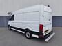 Volkswagen Crafter 2.0TDI L3H2 30 Airco Camera Navi Bluetooth EURO 6 Betonplex vloer Wandbekleding Schuifdeur 2.500kg trekvermogen keurige bus!