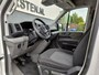 Volkswagen Crafter 2.0TDI L3H2 30 Airco Camera Navi Bluetooth EURO 6 Betonplex vloer Wandbekleding Schuifdeur 2.500kg trekvermogen keurige bus!