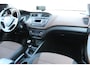 Hyundai i20 1.2-85pk HP i-Motion Comfort. Keurige en goed rijdende 5drs. Hyundai voor nog jaren rijplezier ! Autm. airco, trekhaak, telefoonvoorbereiding., metallic lak, cruise cntrl etc.