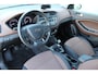 Hyundai i20 1.2-85pk HP i-Motion Comfort. Keurige en goed rijdende 5drs. Hyundai voor nog jaren rijplezier ! Autm. airco, trekhaak, telefoonvoorbereiding., metallic lak, cruise cntrl etc.