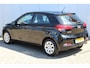 Hyundai i20 1.2-85pk HP i-Motion Comfort. Keurige en goed rijdende 5drs. Hyundai voor nog jaren rijplezier ! Autm. airco, trekhaak, telefoonvoorbereiding., metallic lak, cruise cntrl etc.