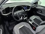 Opel Mokka SUV Elegance 130 pk Automaat | Navigatie | Achteruitrijcamera | Parkeersensoren Achter | LED Koplampen | Keyless Entry/Start | Lederen Stuurwiel Verwarmd | Climate Control | Cruise Control | 18" Lichtmetalen Velgen | Apple Carplay/Android Auto |