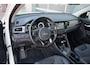 Kia Niro 1.6 GDi Hybrid DynamicLine | Trekhaak | Apple CarPlay | Half Leer | Camera