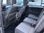 Volkswagen Touran 1.8 TSI 180 pk DSG R-Line 7p | Navigatie | Panoramadak | Zwenkbare Trekhaak | LED | Camera | Adaptive Cruise | Climatronic | Stoelverwarming | Elektrische Klep |