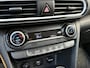 Hyundai Kona GDI 141pk HEV Fashion | Trekhaak Afneembaar | Head-Up Display | Adaptive Cruise Control | Camera Achter | Navigatie | KRELL Premium Audiosysteem |