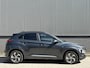 Hyundai Kona GDI 141pk HEV Fashion | Trekhaak Afneembaar | Head-Up Display | Adaptive Cruise Control | Camera Achter | Navigatie | KRELL Premium Audiosysteem |