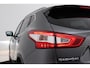 Nissan Qashqai 1.2 Tekna | Versnellingsbak Gereviseerd | Trekhaak | Panoramadak | Org NL | Leer | 360 Camera | Stoelverwarming |
