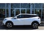Peugeot e-2008 EV Allure Pack 50 kWh | Verw. Voorstoelen | Afn. Trekhaak | Keyless | 360 Camera