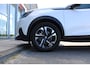 Peugeot e-2008 EV Allure Pack 50 kWh | Verw. Voorstoelen | Afn. Trekhaak | Keyless | 360 Camera