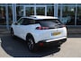 Peugeot e-2008 EV Allure Pack 50 kWh | Verw. Voorstoelen | Afn. Trekhaak | Keyless | 360 Camera