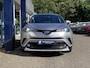 Toyota C-HR 1.8 Hybrid Adventure / Automaat / NL-Auto / Dealer-Onderhouden / Vol-Leder / Stoelverwarming / Treeplanken / Adaptieve Cruise-Control / Keyless / Dodehoek-Detectie / DAB Radio-Bluetooth / Navi / JBL-Audio / PDC V+A met Camera / 18'' LMV / ENZ.