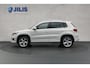 Volkswagen Tiguan 1.4 TSI R-Line Edition | Elektrisch panoramadak | Bi-Xenon | Verwarmde sportstoelen | Trekhaak