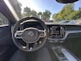 Volvo XC60 2.0 T8 Twin Engine AWD R-Design LUCHTVERING | PANO DAK | ELEKTR. TREKHAAK | STOELVERWARMING | LED | LEDER | ADAPTIVE CRUISE | CAMERA | NAVI | PRACHTIGE STAAT!