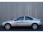 Volvo S60 2.4 Kinetic Zwart Leder | ECC | 17 Inch LMV | Trekhaak | Dealer Onderhouden!!