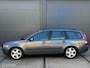 Volvo V50 2.4 Momentum - ECC - CRUISE CONTROLE - TREKHAAK - 17" LM VELGEN - ELEKTR. RAMEN + SPIEGELS - CPV - NL AUTO - NAP - APK T/M 18-03-2026 -