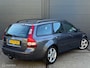 Volvo V50 2.4 Momentum - ECC - CRUISE CONTROLE - TREKHAAK - 17" LM VELGEN - ELEKTR. RAMEN + SPIEGELS - CPV - NL AUTO - NAP - APK T/M 18-03-2026 -