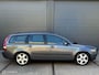 Volvo V50 2.4 Momentum - ECC - CRUISE CONTROLE - TREKHAAK - 17" LM VELGEN - ELEKTR. RAMEN + SPIEGELS - CPV - NL AUTO - NAP - APK T/M 18-03-2026 -