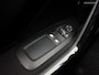 Peugeot 208 1.2 PureTech Signature Sport (APPLE CARPLAY,LED VERLICHTING,NAVIGATIE,CRUISE,PARKEERSENSOREN,LM-VELGEN,TOPCONDITIE)