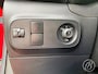 Citroën C3 1.2 83pk Shine | parkeersensoren, navigatie via apple carplay of android auto, verwarmde voorstoelen, 16 inch velgen, climate- en cruis control