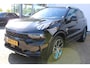 Lynk & Co 01 1.5 | Trekhaak | Panorama dak | 360' Camera | Elektrische kofferbak | Bestuurdersstoel elektrisch verstelbaar met geheugen | Parkeersensoren V+A | Navigatie | Climate controle | Stoelverwarming | Digital cockpit | Adaptive cruise | Apple CarPlay/Android auto | Keyless Go | 20 Inch LMV |