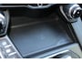Lynk & Co 01 1.5 | Trekhaak | Panorama dak | 360' Camera | Elektrische kofferbak | Bestuurdersstoel elektrisch verstelbaar met geheugen | Parkeersensoren V+A | Navigatie | Climate controle | Stoelverwarming | Digital cockpit | Adaptive cruise | Apple CarPlay/Android auto | Keyless Go | 20 Inch LMV |