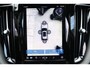 Volvo XC60 T8 Recharge AWD Plus Black Edition - LONG RANGE - Luchtvering - Panorama/schuifdak - IntelliSafe Assist & Surround - 360º Camera - Adaptieve LED koplampen - Verwarmde voorstoelen, stuur & achterbank - Parkeersensoren voor & achter - Elektr. bedienb. voorstoelen met geheugen - Head up display - Draadloze tel. lader - Extra getint glas - 21' LMV