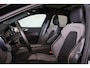 Volvo XC60 T8 Recharge AWD Plus Black Edition - LONG RANGE - Luchtvering - Panorama/schuifdak - IntelliSafe Assist & Surround - 360º Camera - Adaptieve LED koplampen - Verwarmde voorstoelen, stuur & achterbank - Parkeersensoren voor & achter - Elektr. bedienb. voorstoelen met geheugen - Head up display - Draadloze tel. lader - Extra getint glas - 21' LMV