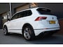 Volkswagen Tiguan 2.0 TSI 180 pk 4Motion Highline 2 x R-Line / Head-Up/ Keyless/ Sport-Stoelen/ Stoel.Verw/ Adap.Cruise/ Apple-Carplay/