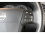 Volvo V70 2.5T Momentum | Youngtimer| Trekhaak| Verwarmbare voorstoelen| Dealer onderhouden| Roofrails