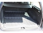 Volvo V70 2.5T Momentum | Youngtimer| Trekhaak| Verwarmbare voorstoelen| Dealer onderhouden| Roofrails