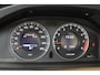 Volvo V70 2.5T Momentum | Youngtimer| Trekhaak| Verwarmbare voorstoelen| Dealer onderhouden| Roofrails