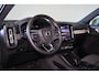Volvo XC40 B4 Core - IntelliSafe Assist & Surround - Parkeercamera achter - Verwarmde voorstoelen, stuur & achterbank - Parkeersensoren voor & achter - Draadloze tel. lader - Standkachel - Extra getint glas - 18' LMV