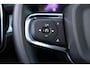 Volvo XC40 B4 Core - IntelliSafe Assist & Surround - Parkeercamera achter - Verwarmde voorstoelen, stuur & achterbank - Parkeersensoren voor & achter - Draadloze tel. lader - Standkachel - Extra getint glas - 18' LMV
