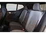 Volvo XC40 B4 Core - IntelliSafe Assist & Surround - Parkeercamera achter - Verwarmde voorstoelen, stuur & achterbank - Parkeersensoren voor & achter - Draadloze tel. lader - Standkachel - Extra getint glas - 18' LMV
