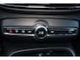Volvo XC40 B4 Core - IntelliSafe Assist & Surround - Parkeercamera achter - Verwarmde voorstoelen, stuur & achterbank - Parkeersensoren voor & achter - Draadloze tel. lader - Standkachel - Extra getint glas - 18' LMV