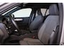 Volvo XC40 B4 Core - IntelliSafe Assist & Surround - Parkeercamera achter - Verwarmde voorstoelen, stuur & achterbank - Parkeersensoren voor & achter - Draadloze tel. lader - Standkachel - Extra getint glas - 18' LMV