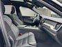 Volvo XC60 T8 Plug-in hybrid AWD Ultra Black Edition Pano. dak / Verwarmde stoelen / 360 camera / Harman Kardon / Elek. verstelbare stoelen / Verwarmde stoelen /
