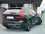 Volvo XC60 T8 Plug-in hybrid AWD Ultra Black Edition Pano. dak / Verwarmde stoelen / 360 camera / Harman Kardon / Elek. verstelbare stoelen / Verwarmde stoelen /