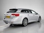 Toyota Avensis Wagon 2.0 VVT-i Executive Business Automaat | Trekhaak | Panoramadak | Apple CarPlay| Android Auto |