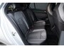 Volkswagen Golf 1.5 eTSI R-Line Business 150pk dsg. i Qlight. Stoel Verw. 2x R-line