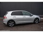 Volkswagen Golf 1.5 eTSI R-Line Business 150pk dsg. i Qlight. Stoel Verw. 2x R-line