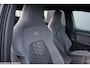 Volkswagen Golf 1.5 eTSI R-Line Business 150pk dsg. i Qlight. Stoel Verw. 19 inch lm.
