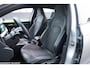 Volkswagen Golf 1.5 eTSI R-Line Business 150pk dsg. i Qlight. Stoel Verw. 2x R-line