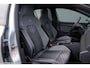 Volkswagen Golf 1.5 eTSI R-Line Business 150pk dsg. i Qlight. Stoel Verw. 2x R-line