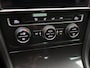 Volkswagen E-Golf E-DITION 136 Pk Automaat | Full LED | Navigatie | Warmtepomp | Virtual Dashboard | 17 Inch | Camera | Privacy Glass | 83.363 Km!!