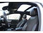 Mercedes-Benz A-klasse 250 e 218PK AMG Limited A. Cruise|Carplay|Pano|Widescreen|E.trekhaak|Leder|Camera|Parelmoer wit|Sfeer verlichting|