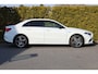 Mercedes-Benz A-klasse 250 e 218PK AMG Limited A. Cruise|Carplay|Pano|Widescreen|E.trekhaak|Leder|Camera|Parelmoer wit|Sfeer verlichting|