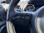 Toyota Yaris 1.5 HYBRID EXECUTIVE PANODAK JBL-AUDIO PARKSENSOREN V+A HEAD-UP NAVI BLIND-SPOT STOEL/STUURVERW  KEYLESS NL-AUTO DEALERONDERHOUDEN