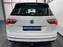 Volkswagen Tiguan 1.5 TSI R line Business / Navigatie full map Apple CarPlay / Cruise control / Climate control